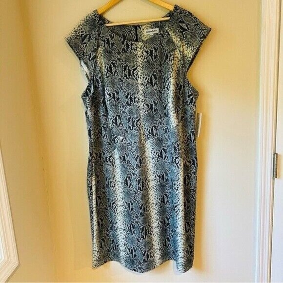 Shelby & Palmer Women's Snakeskin Polyurethane Mini Dress Size 20W - Picture 3 of 11